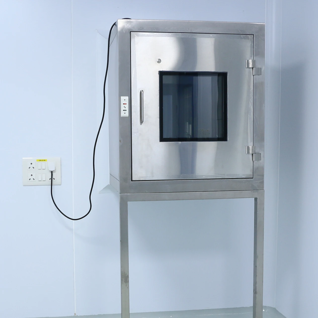 Static Pass Box